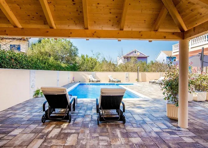 Holiday home Six-Bedroom Holiday Home In Bibinje