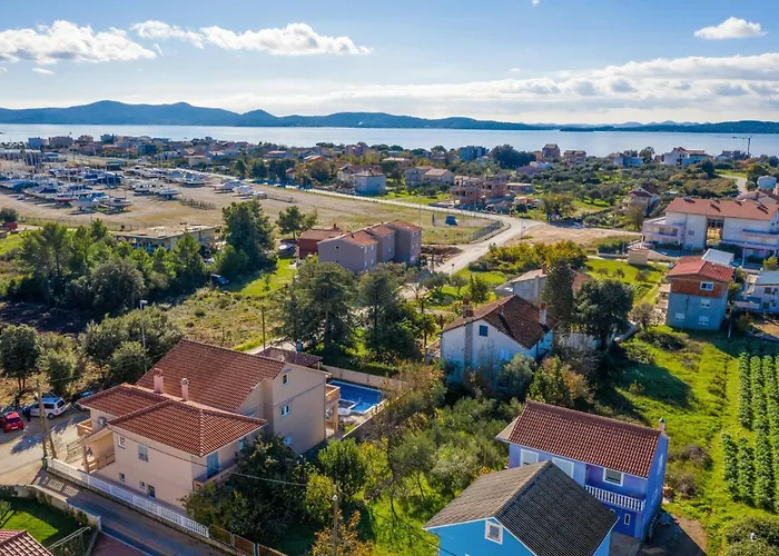 Six-Bedroom Holiday Home In Bibinje Holiday home