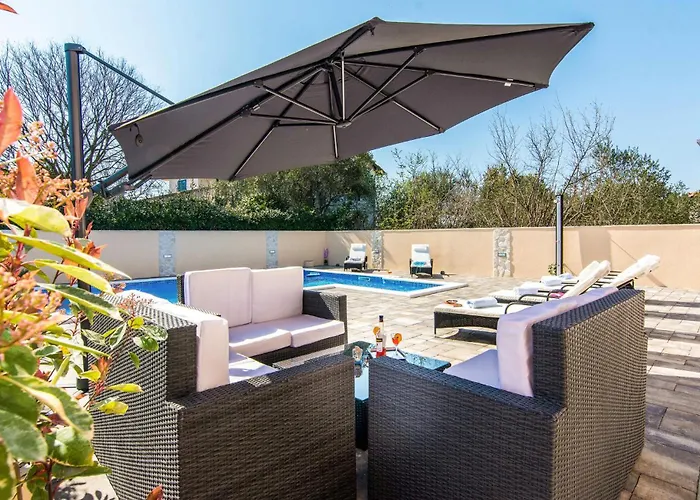 Holiday home Six-Bedroom Holiday Home In Bibinje *