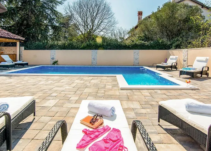 Six-Bedroom Holiday Home In Bibinje Casa vacanze